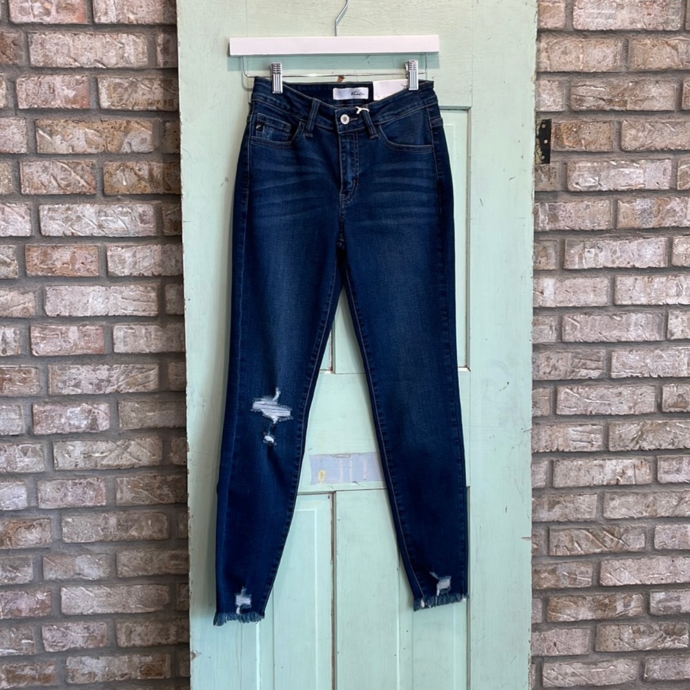 Brand new Kancan skinny jean. Size 3.